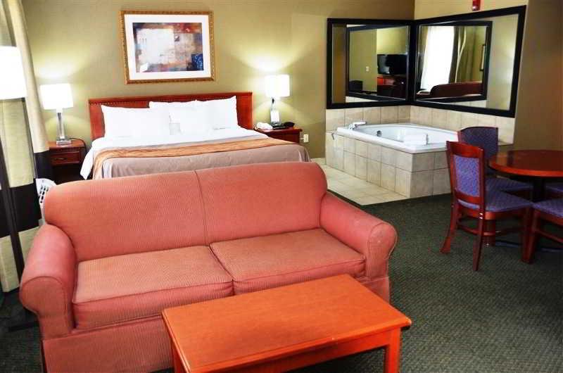Comfort Near Six Flags St Louis