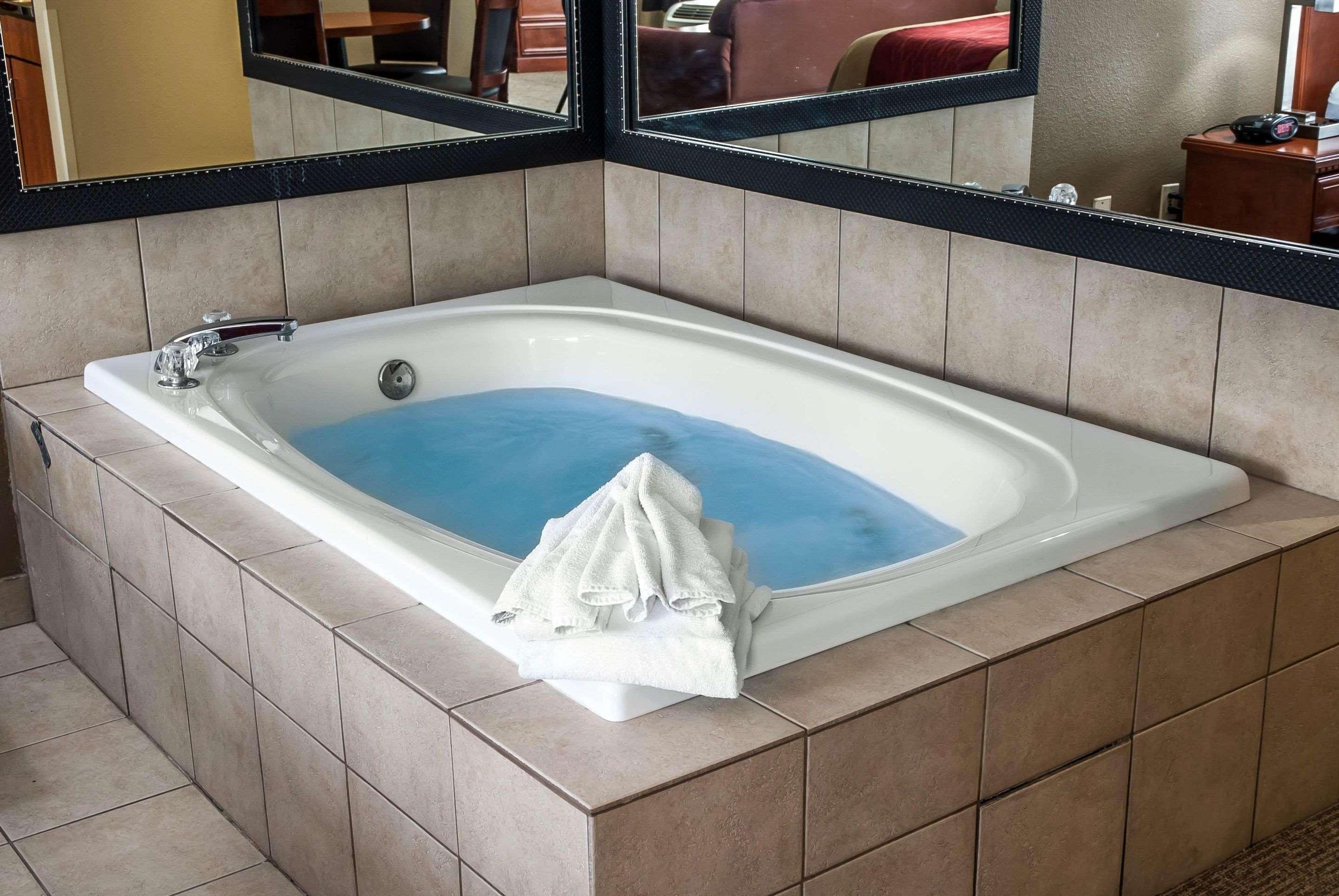 Inn Comfort Near Six Flags St Louis 2*