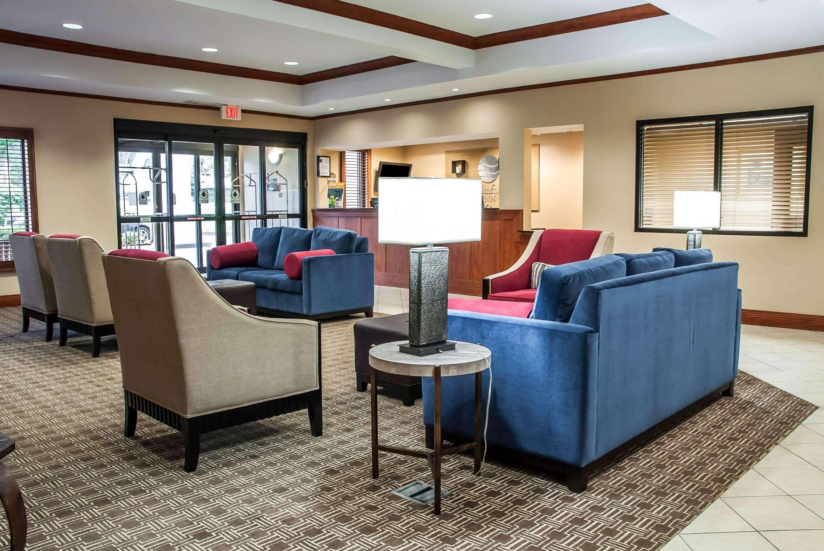 Comfort Near Six Flags St Louis 2*